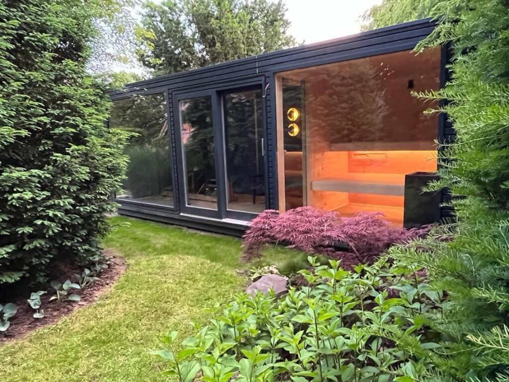 Gartensauna mit Rhombus Fassade